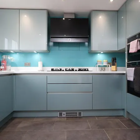 Kites House Long Sleep 8 Free Parking And Wi-fi Holiday home *